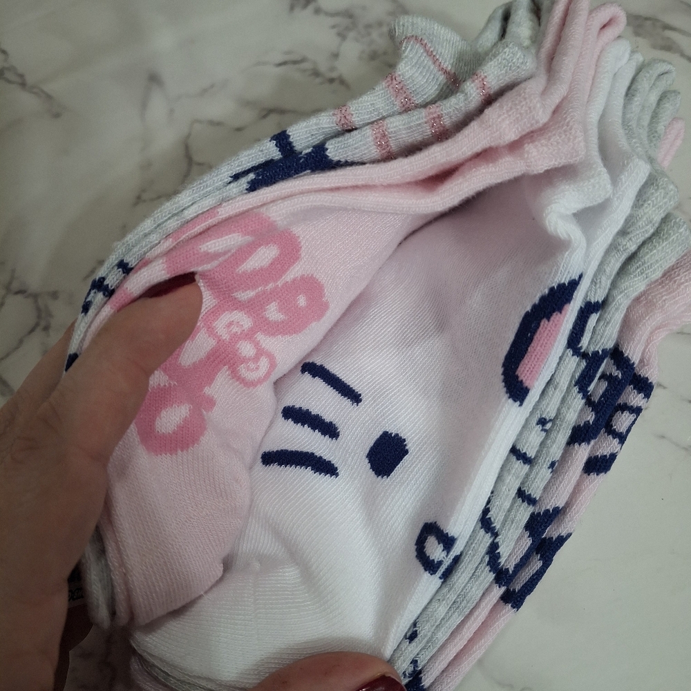 Hello Kitty Sock Set - Picture 3 of 4